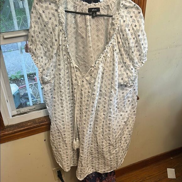 Ellos White Floral Top - Picture 1 of 5